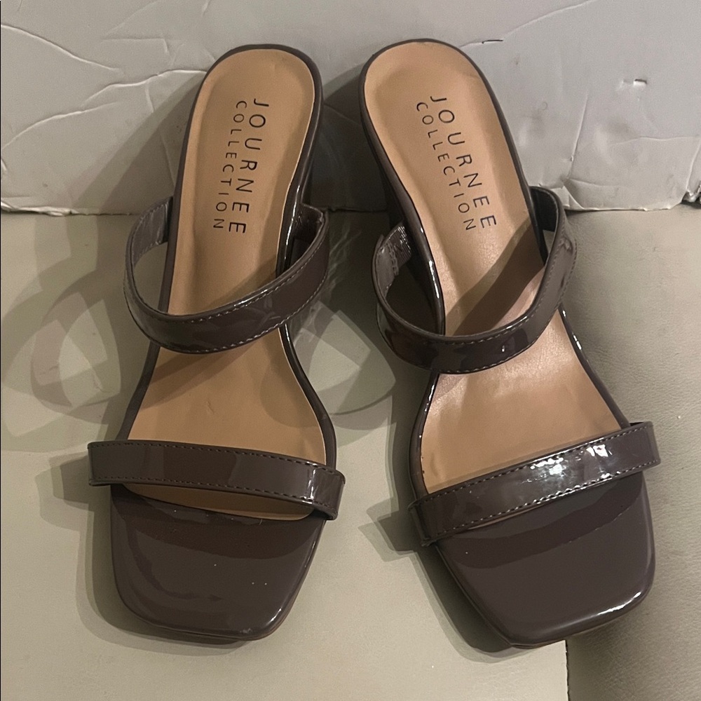 Journee Collection Women's Dark Brown Heel Sandals‎ size 8